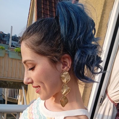 Your favourite crypto mermaid 🧜🏻♀️🌊
building @monniverse 🐳
@shefiorg scholar S13 💫💫