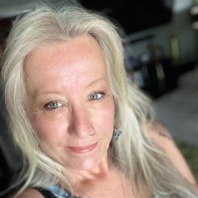Passionate Lover Of The Purple Yoda 4Eva☔️🕊🎼Musicology101💜#LoveForOneAnother
I Believe in Truth over #AlternativeFacts
#IDigMusicPoetryAndDeepConversations