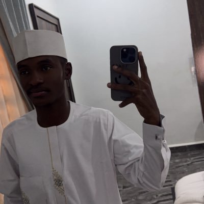 ARABNG_'s profile picture. realtor 🏡🔑💰💼…. only God knows tmrw 😌✊