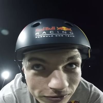 フェラーリのファンチです。ティフォシ関西支部所属。
吉田軍曹に対しプロ意識を持ってヘイトをとばします