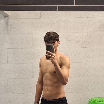 lucadamoo's profile picture. 