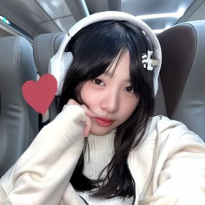 Din_Dinhutabrat's profile picture. Suka Lily