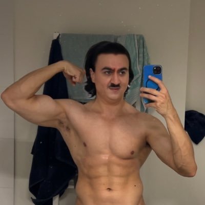 Full-time investor 📈 Full-time gym rat 🏋️ Part-time tech entrepreneur 💻 Currently building ⚙️ Big projects coming soon 🔜
