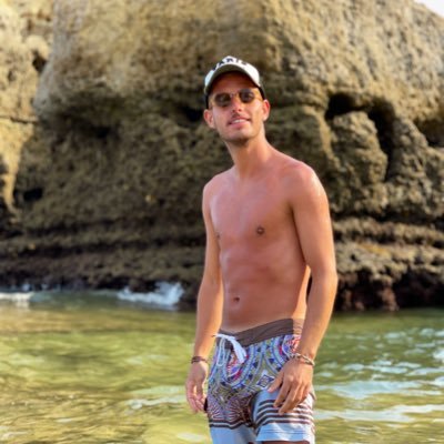 - living by the ocean 🌊🏄🏻♂️🇵🇹 - 1893, foot-ball club do porto 💙