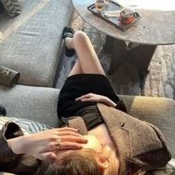 Fersaw1711's profile picture. 生活の煩雑さを捨てて、外に出かけ、持ち帰るのは自分自身のユニークな記憶です