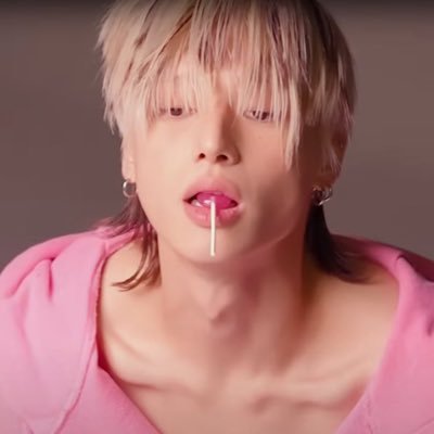 ri, 23 she/they • comms open • 🔞 dni sfw, minors, russіаns • ukr/eng 🇺🇦