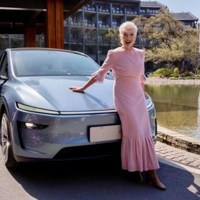 Bestselling international author of A Woman Makes A Plan _ 📖Doctor of Dietetics 🧑🎓 supermodel 💃😊🥰 #itsGreatToBe76 Manager: anna@mayemusk.com