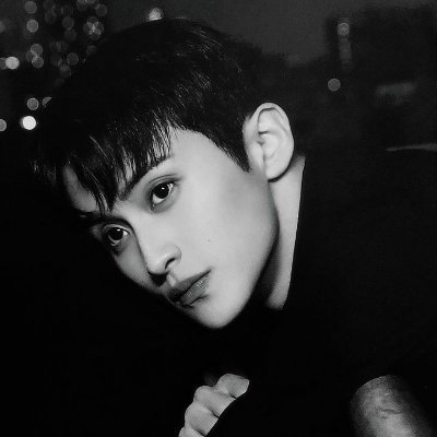 마크이 ⇢ He's a prowess in rapping, singing, songwriting, dancing and even stealing your attention, NCT Mark Lee.