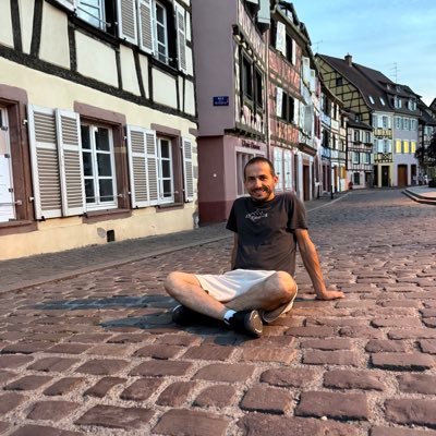 TR-FR de matematik öğretmeni, 3*Dalgıç, Can Kurtaran(BNSSA) Hem hayatta, hem suda hem de Matematikte! Öküz saraya çıkınca kral olmaz! Saray ahır olur!