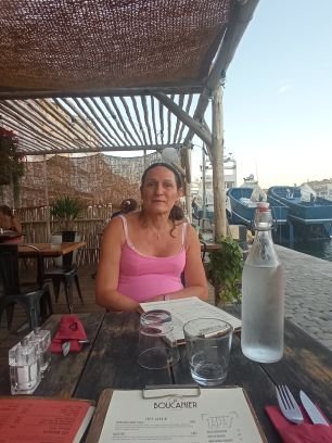 Justine26941986's profile picture. Indépendante❤️, C Cardin,Dua Lipa, K Perry, T Swift  etc.🌈.Parisienne, Setoise de coeur. un fils, un chat. Je privilégie mon bien être à l'argent.