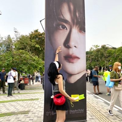 moontaepjm's profile picture. 