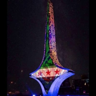 شيئان يحددان من أنت ؛؛؛؛؛ *صبرك*،، عندما لاتملك شيء *أخلاقك*،، عندما تملك كل شيء أنت *رائع* ،،، حين تتجاهل من يسيء إليك