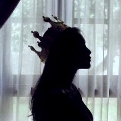Queen of The Dreaming, Princess of Stories— of stardust, daydreams, and delusions ˚.☾⁺₊✧ ‧˚✦ ˖ | 25 | She/Her
