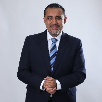 Ambateño, 32 años de experiencia. Hago periodismo en A Primera Hora, hoy por Armónica FM; portal digital @PrimeraPlanaECU; y canal RTU. Emelecista!