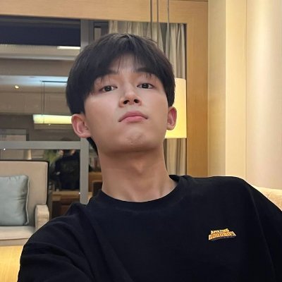 jangan di follow, isinya marah marah doang.