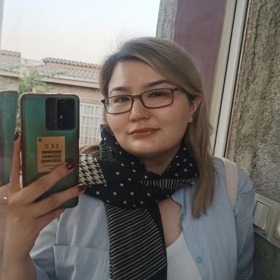 نقاش/سرامیست
یک نیمچه دانشجویِ ادبیاتِ
اسطوره خوان