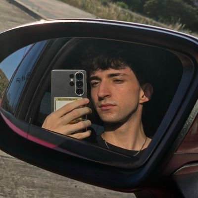 suelo hacer cosas en 3D y a veces moddeo juegos | Español/English |
Portfolio: https://t.co/wd3I8iBg5B