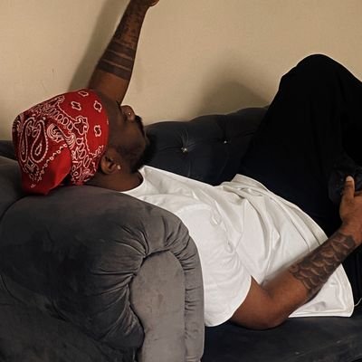 AFRO-R&B artist | for bookings: tochisamuel5@gmail.com | click here to listen to my song https://t.co/Ch5WyE8b6m | Back up account @okayooooooooooo