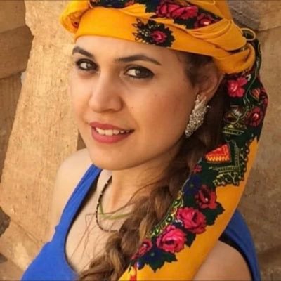 Ne alnımızda bir ayıp, Ne koltuk altında saklı haçımız. Biz bu halkı sevdik ve bu ülkeyi. İşte bağışlanmaz korkunç suçumuz. / #AhmedArif NO DM ❌