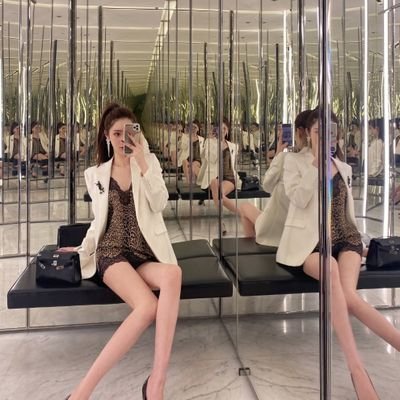 こんにちは〜!(^ω^)フォローしてくれるとDMするよ!😛💕新しい友達がほしいです(^ω^)一緒にカラオケに行ったり、おしゃべりしたりしましょう!✨よろしくお願いします✨(^3^)
