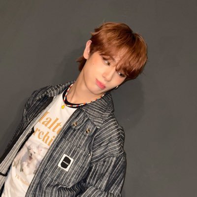 asdfggwee's profile picture. 