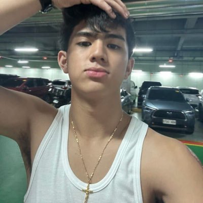 eziscumdump's profile picture. 