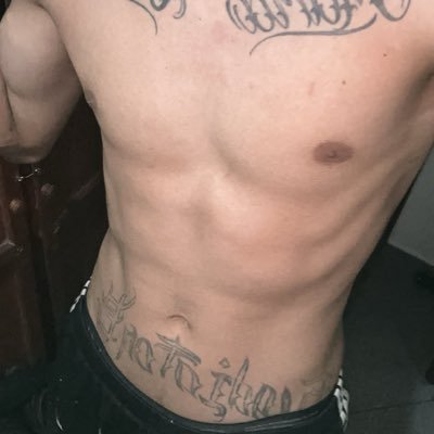 HETERO joven en Medellin, dotado🫣buscando pasar rico🥵¡exhibicionista!