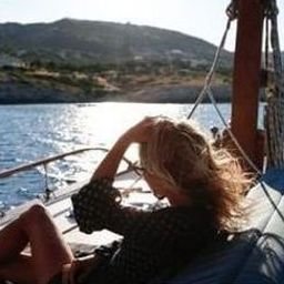 Alrawfoo794779's profile picture. 生活の煩雑さを捨てて、外に出かけ、持ち帰るのは自分自身のユニークな記憶です