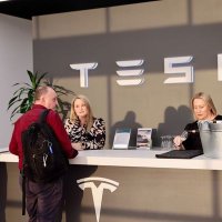 Tesla stock Reward (@00000000off) 's Twitter Profile