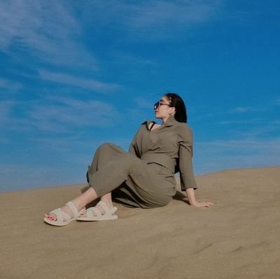سایه ها حریف افتاب نمیشوند.!
// https://t.co/XPeRHQhdCG