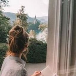 Ookooqui673044's profile picture. 生活の煩雑さを捨てて、外に出かけ、持ち帰るのは自分自身のユニークな記憶です