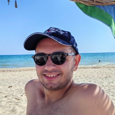 28 yaşındayım.
At yarışında tecrübem 8 aydır (2024 ağustos)Buradan paylaşımlar yapacağım. Önerdiğim atlar yatırım tavsiyesi değildir.