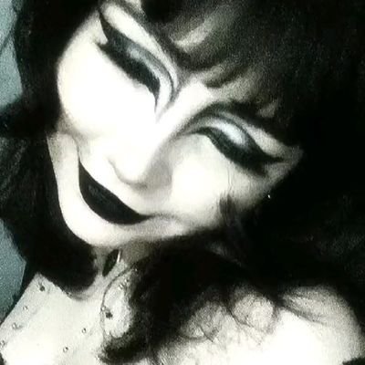 AndsparkleChik's profile picture. 