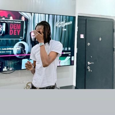 Music Producer || Song writer || IG @catchy_miyatch