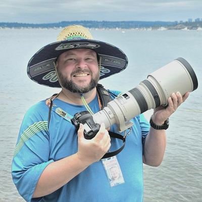 I am a professional photographer that loves to photograph landscapes, wildlife, and other great things