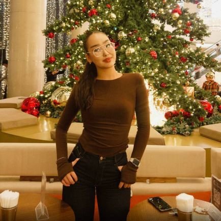 20 something y/o Russia 🇷🇺 girl 🇸🇰 🇺🇸🇦🇮🇧🇪🇦🇪🎓📚📸 🪪only X account (I'm not on any dating or escort sites) 💬💛💝.