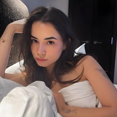 jamelizbenitez's profile picture. no ppv ever👇🏻