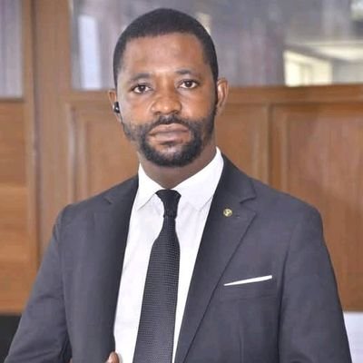 Lucien Mobudi
| juriste | Spécialiste en droit public |
Passionné par les questions de Gouvernance et d'analyse juridique en RDC 🇨🇩.