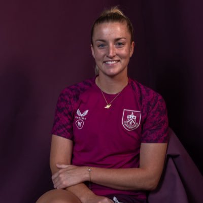 Professional Footballer for Burnley Women FC| 🇮🇪🇺🇸
