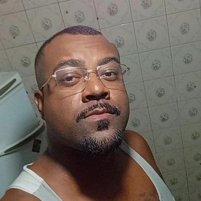 O Corcunda sabe como se deita, se controle. 🐡