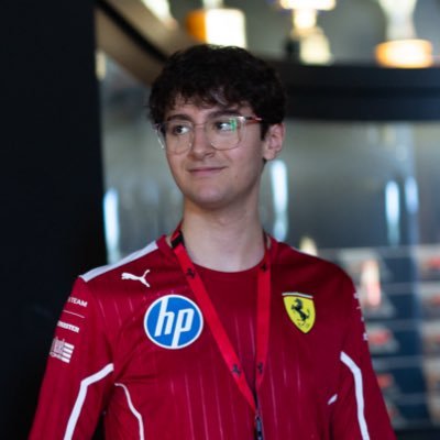 🇪🇸 | F1 Sim Racing driver for @ScuderiaFerrari | F1 2025 Esports World Runner-up🥈