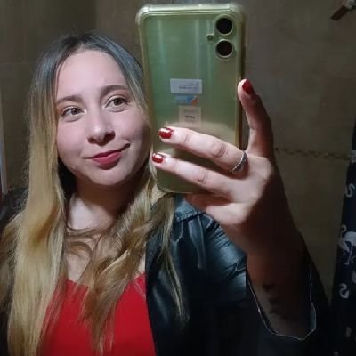 🏡𝐌𝐚𝐫í𝐚 𝐠𝐫𝐚𝐧𝐝𝐞, 𝐄𝐧𝐭𝐫𝐞 𝐑í𝐨𝐬🏡
Mis amigos, mi familia, mis perros, y el sol, son las cosas que yo tengo como religión.❤‍🩹♍