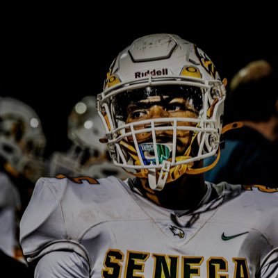 Co’26 3⭐️ Long snapper Seneca Valley high school 5’8 185