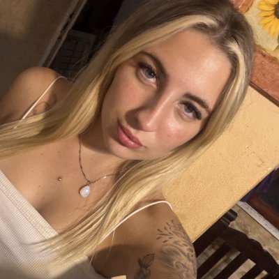 Small town Ohio girl with a wild side 😈
Swipe if you like your trouble soft & curvy 💋
DM me done be shy💌👇
