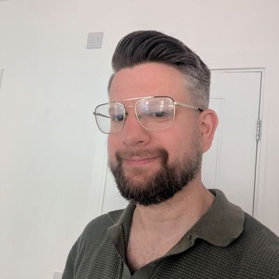 Craft beer aficionado 🍻 | Die-hard Pompey fan ⚽️ | FPL strategist 🏆 | Living the #FrattonFaithful life | Opinions are my own | 37 and thriving!