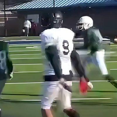 6’0 180 | Class Of ‘30 TE/DE | LR Central HS