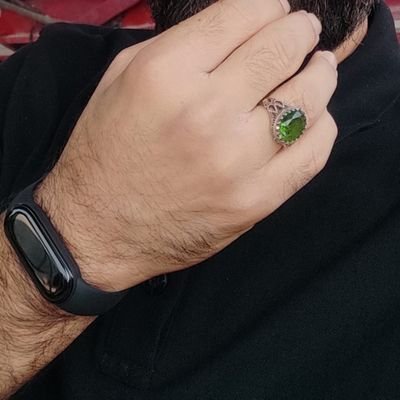و من بینامترینِ تنهایان ،
مردی که آخرین همسفرِ خودَست...