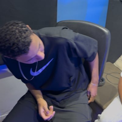 mboyoficial's profile picture. xter