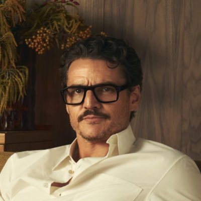 karisispunk's profile picture. probably reading right now