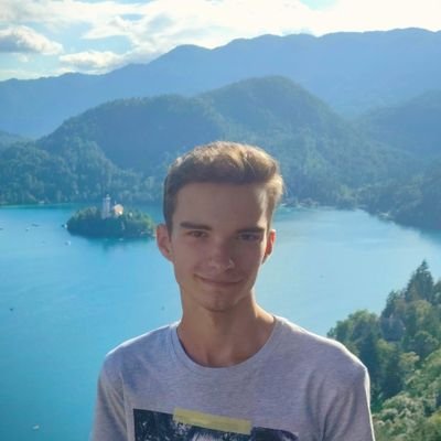 18yo | soclibek i euroentuzjasta🇪🇺 | człowiek zainteresowany geografią czy ekonomią, fan CS🏙️, gierek strategicznych i rowerowych przejażdżek :)